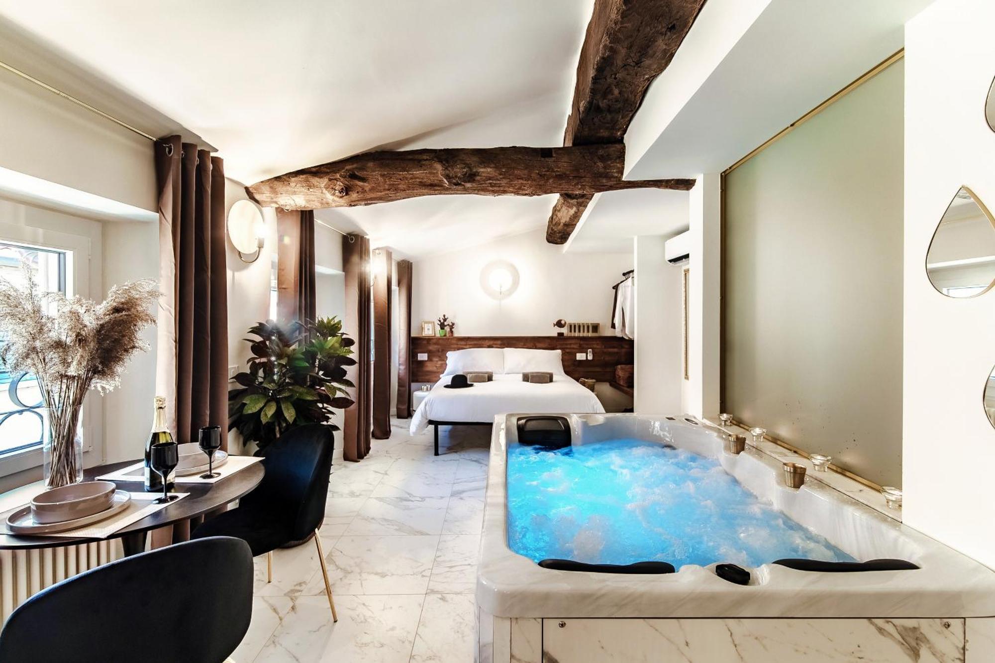 קומו Sahara & Amazzonia Luxury Rooms- The House Of Travelers מראה חיצוני תמונה