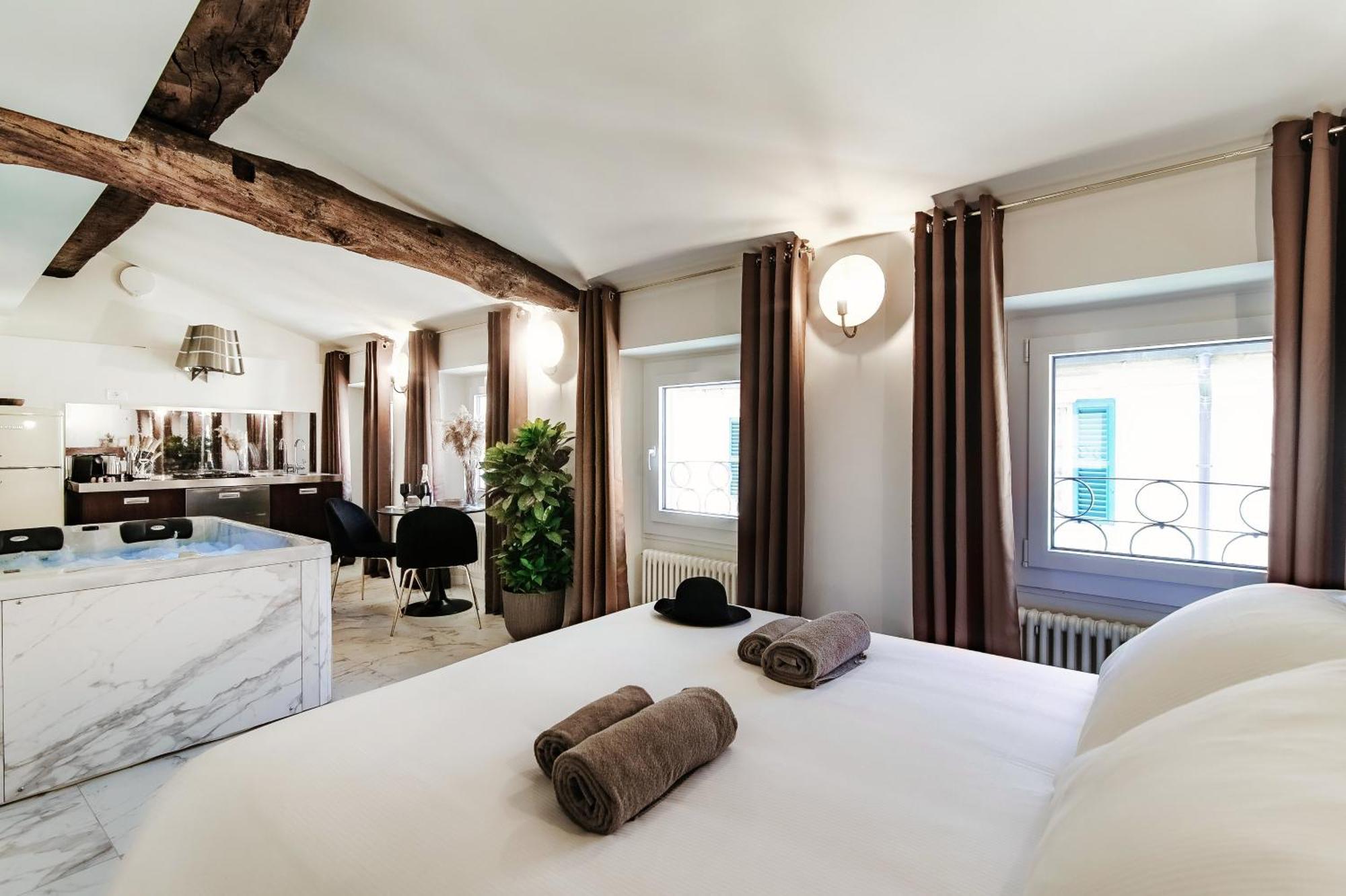 קומו Sahara & Amazzonia Luxury Rooms- The House Of Travelers מראה חיצוני תמונה