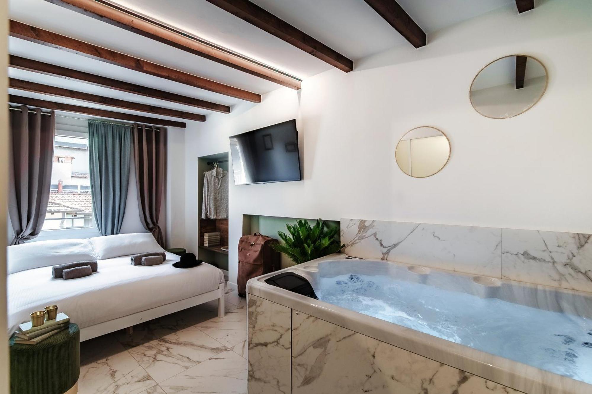 קומו Sahara & Amazzonia Luxury Rooms- The House Of Travelers מראה חיצוני תמונה