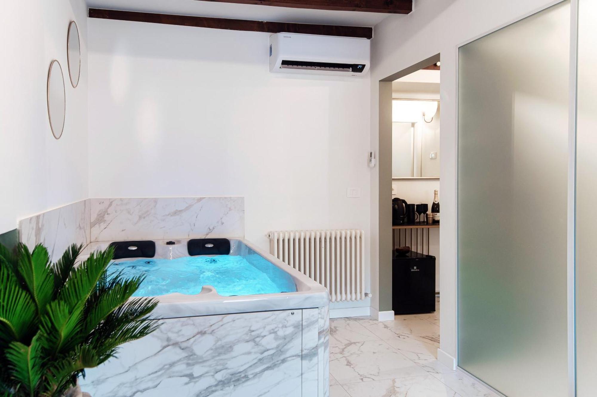 קומו Sahara & Amazzonia Luxury Rooms- The House Of Travelers מראה חיצוני תמונה