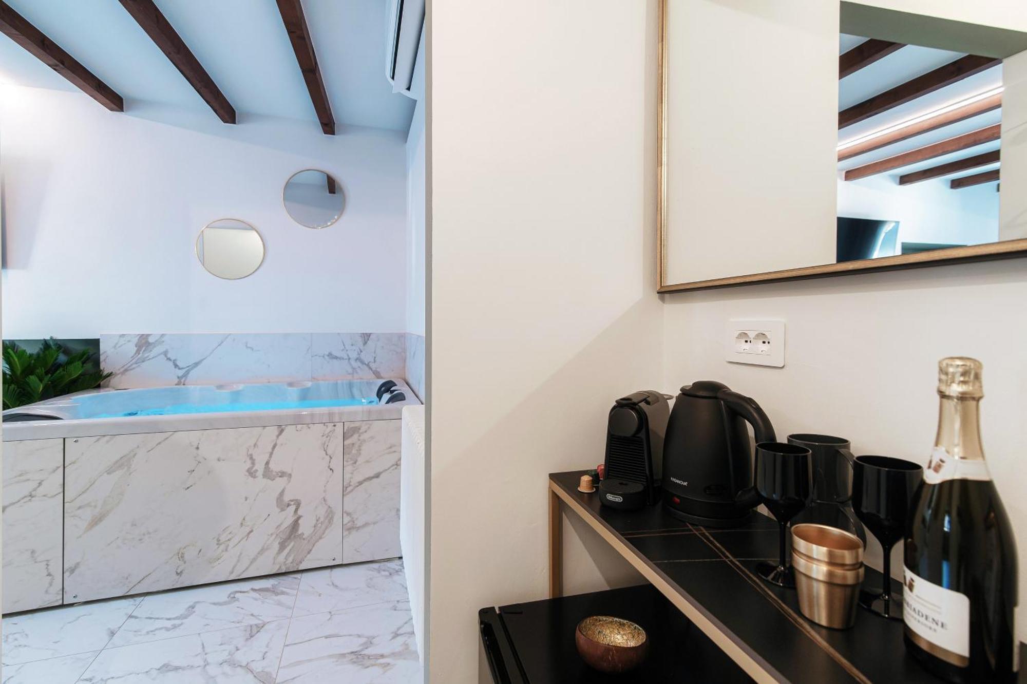 קומו Sahara & Amazzonia Luxury Rooms- The House Of Travelers מראה חיצוני תמונה