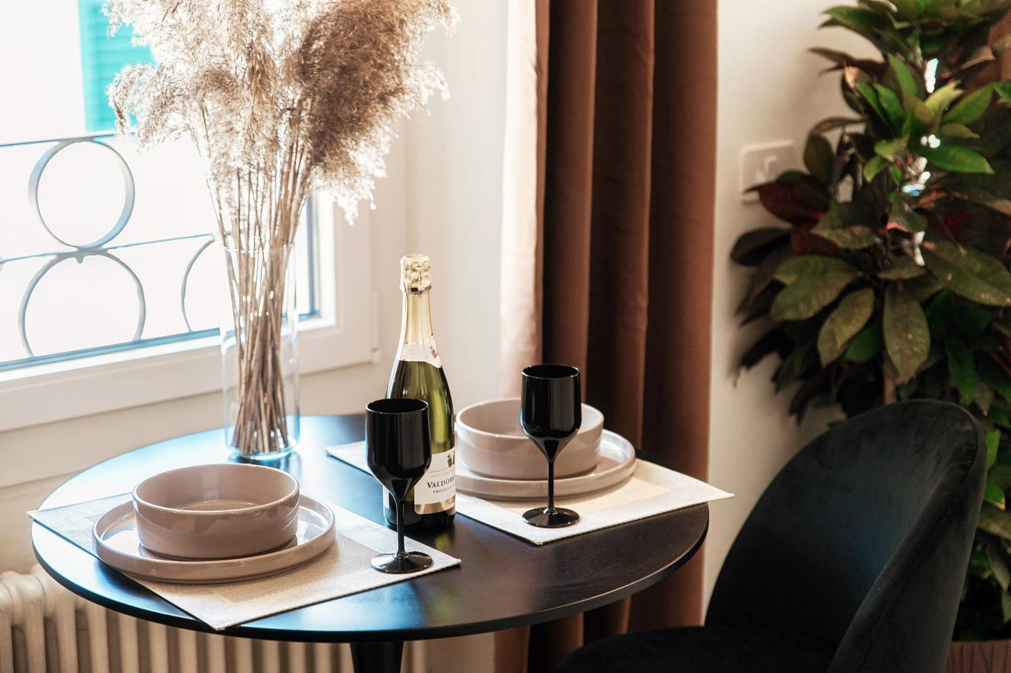 קומו Sahara & Amazzonia Luxury Rooms- The House Of Travelers מראה חיצוני תמונה
