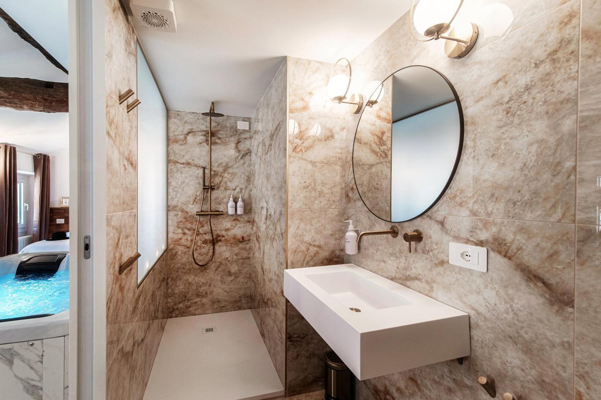 קומו Sahara & Amazzonia Luxury Rooms- The House Of Travelers מראה חיצוני תמונה